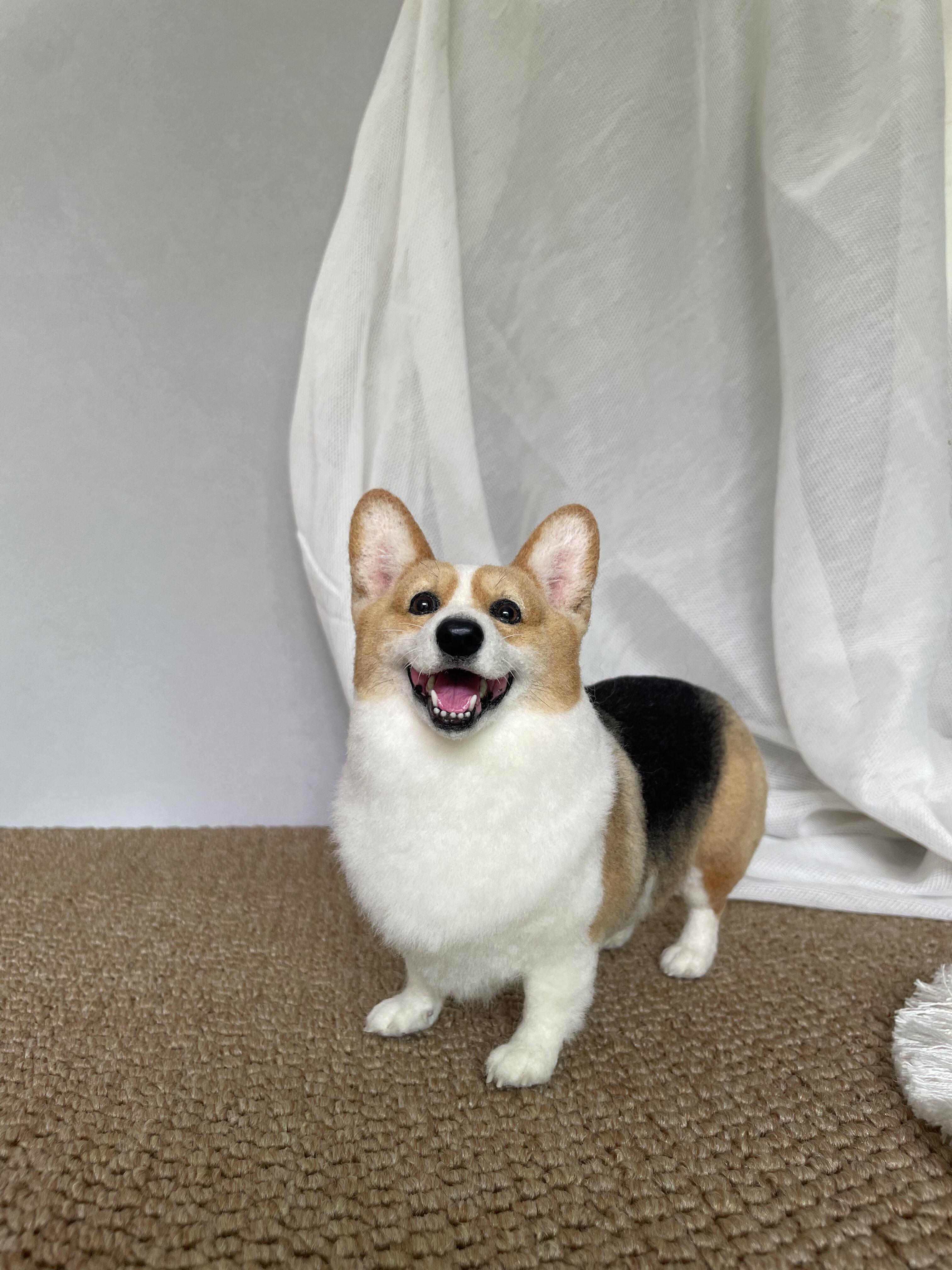 乖巧狗狗雕塑